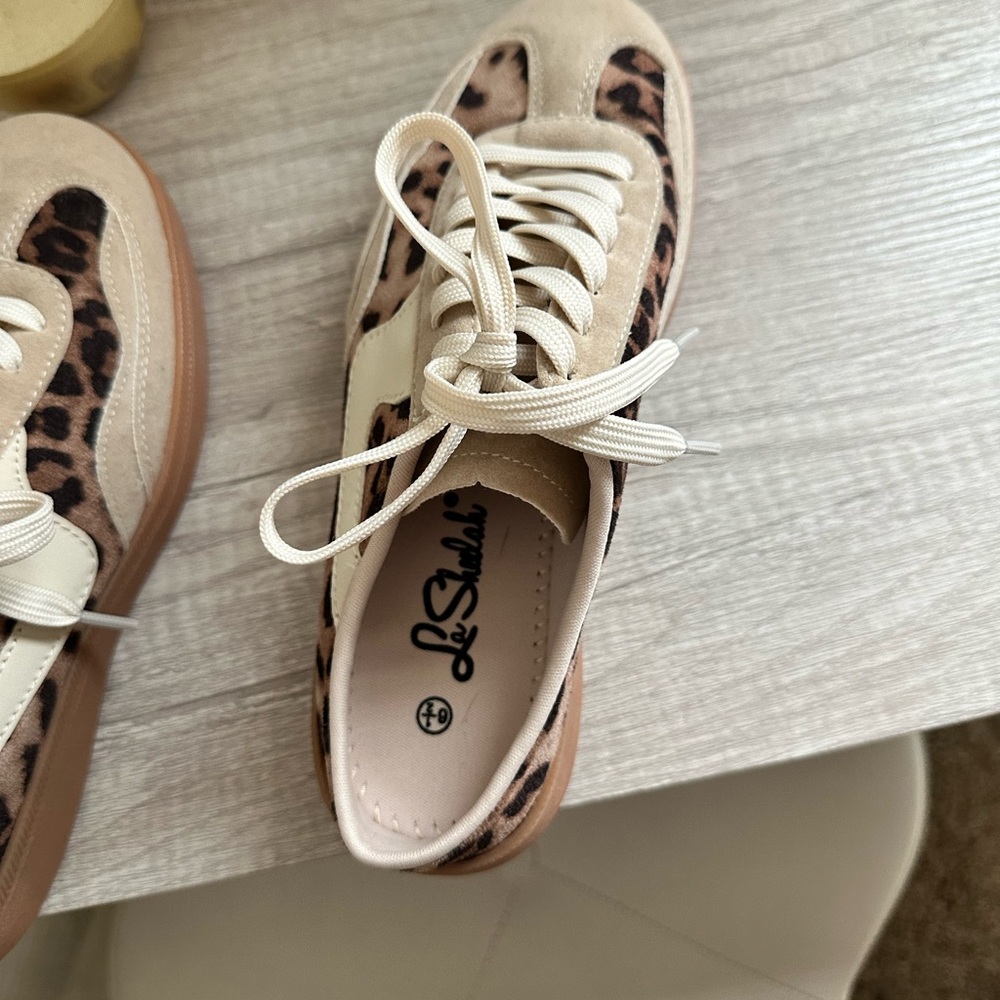 Women’s Cream Leopard Accent Casual Sneakers